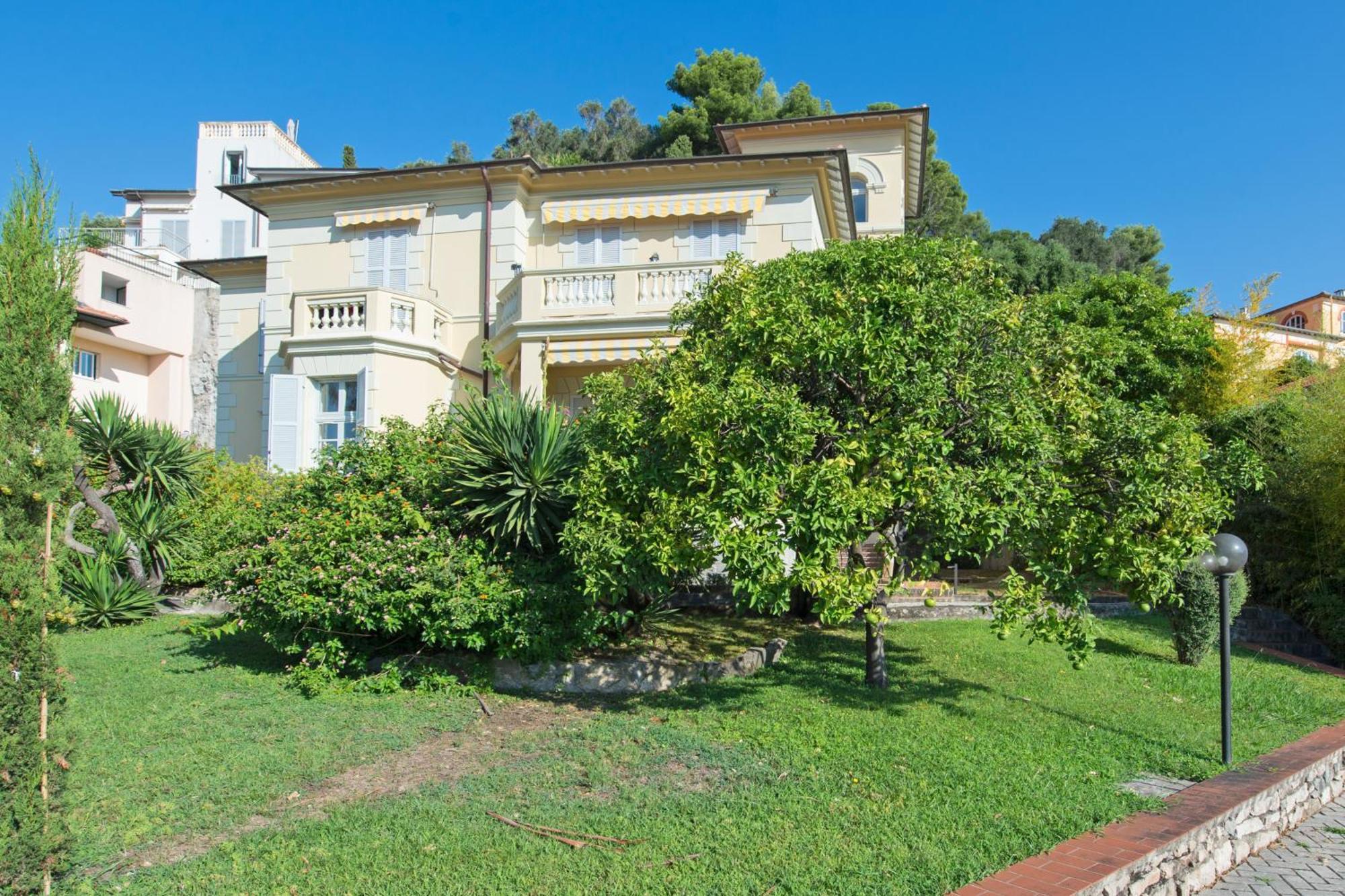 Oliviers -Agreable 2 Pieces Dans Maison Bourgeoise Menton Exterior photo